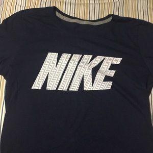 Women’s nike tee shirt
